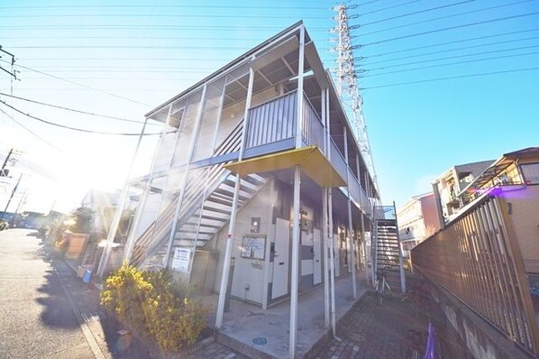 レオパレスベンデュールの物件外観写真